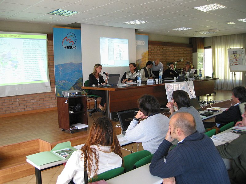 Foto 13 di 15