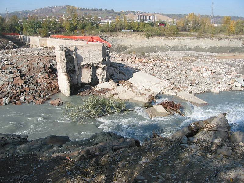 Foto 10 di 24
