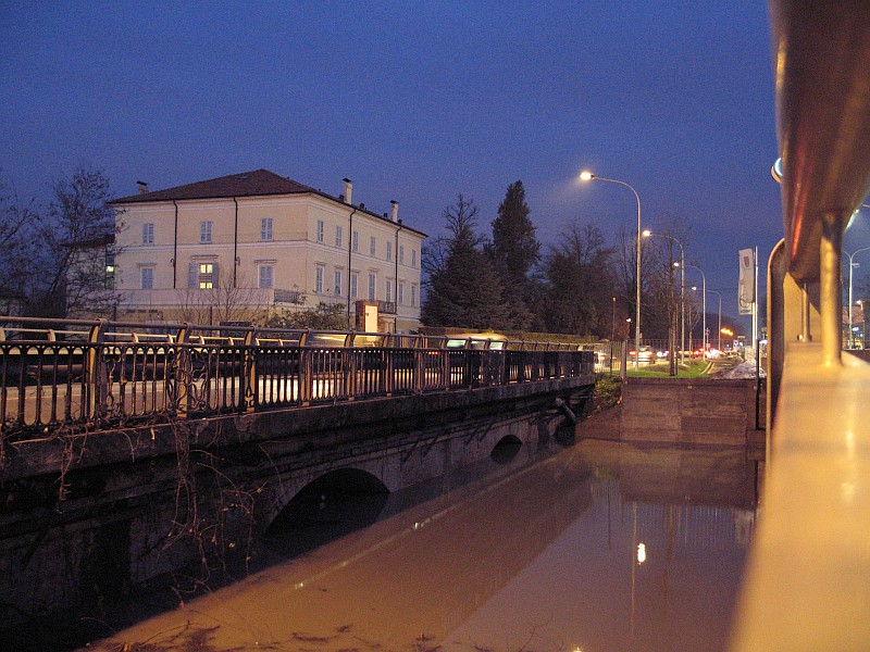 Foto 12 di 15