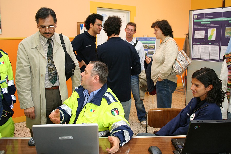Foto 36 di 45
