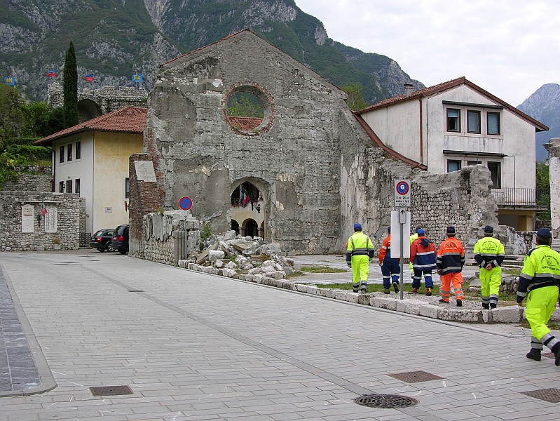 Foto 30 di 45