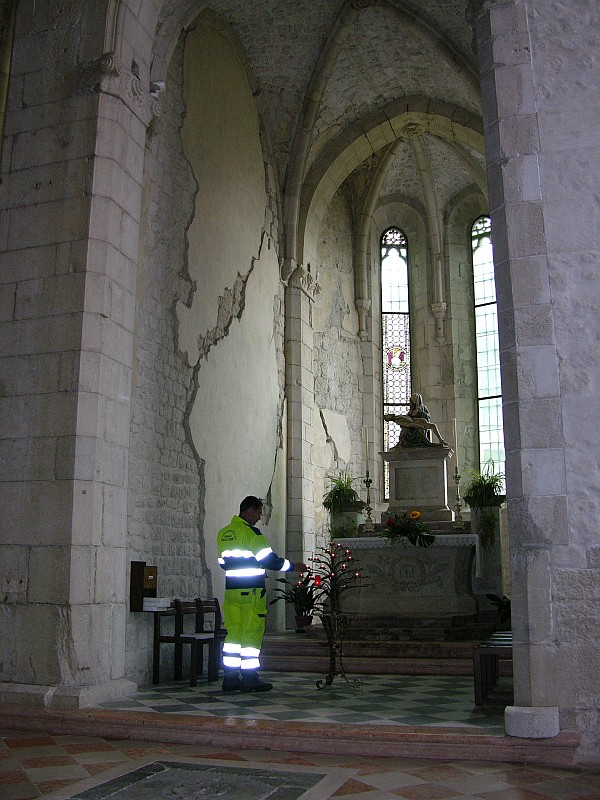 Foto 36 di 45