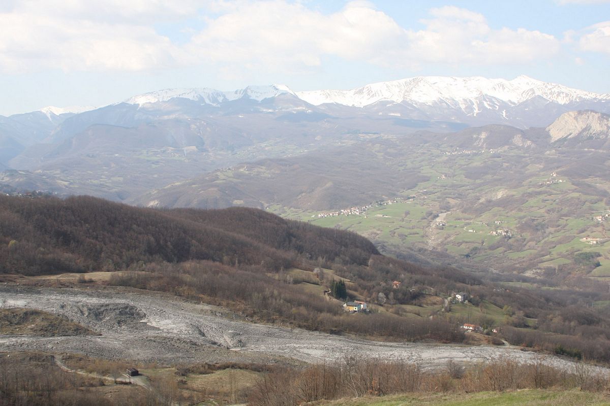 Foto 10 di 23