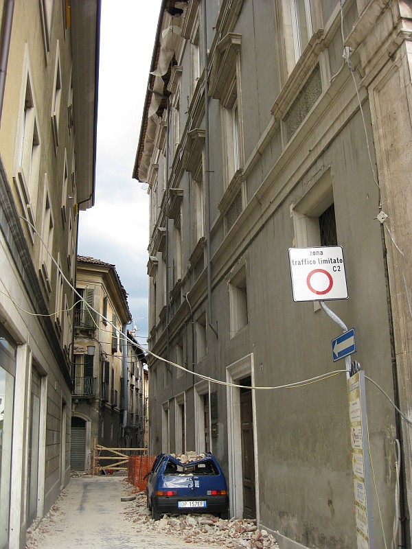 Foto 32 di 60