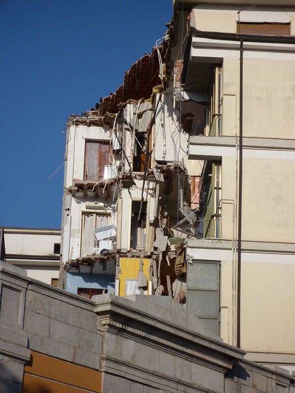 Foto 43 di 60