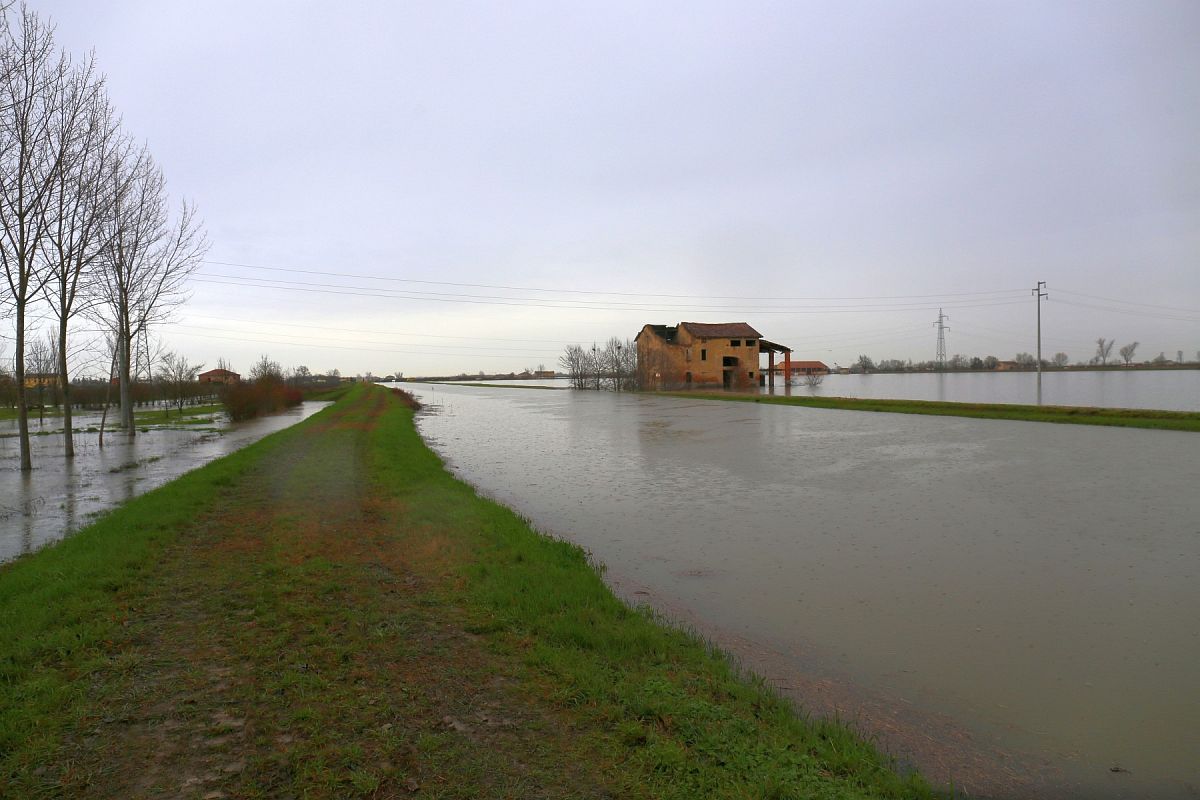 Foto 28 di 39