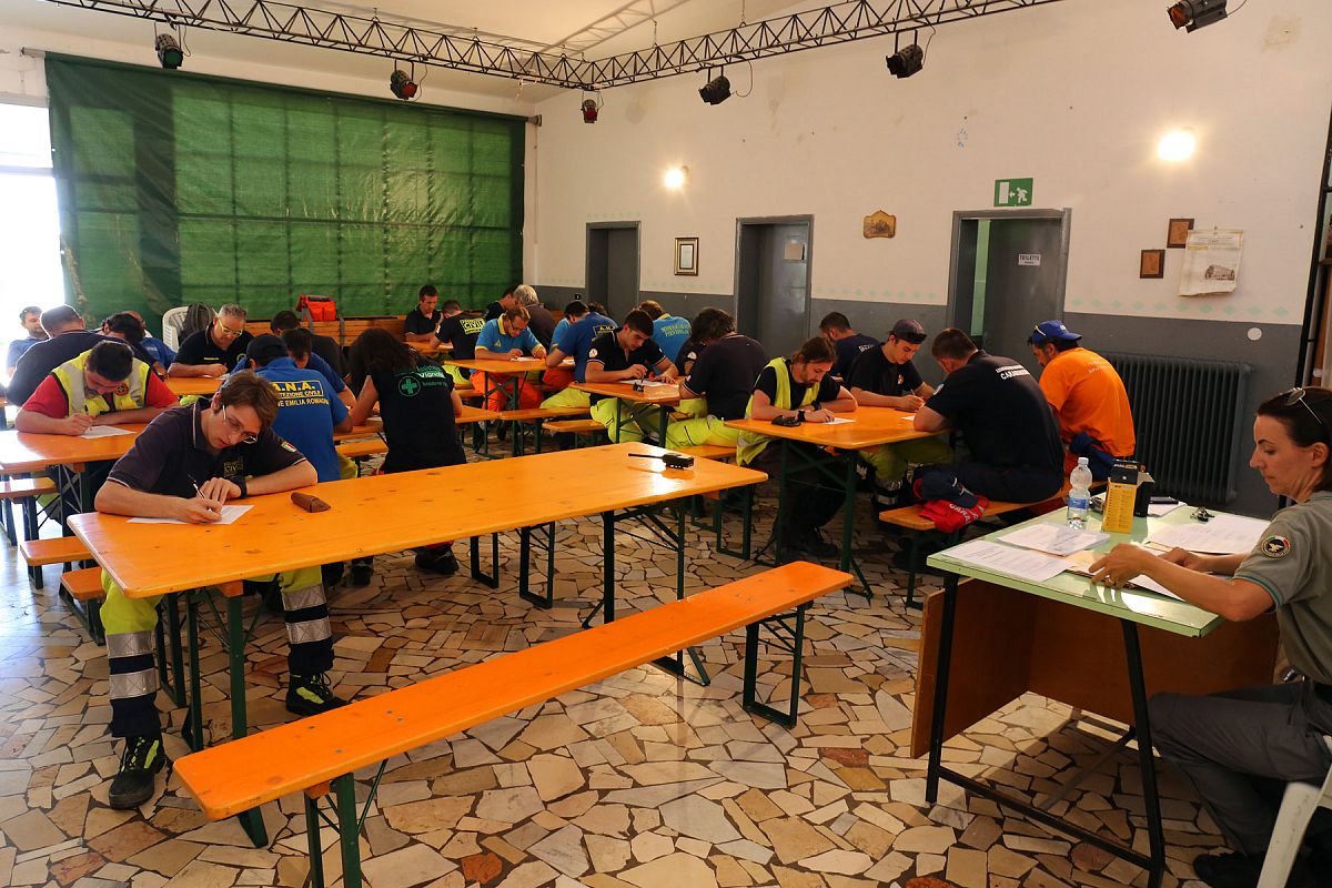 Foto 44 di 54