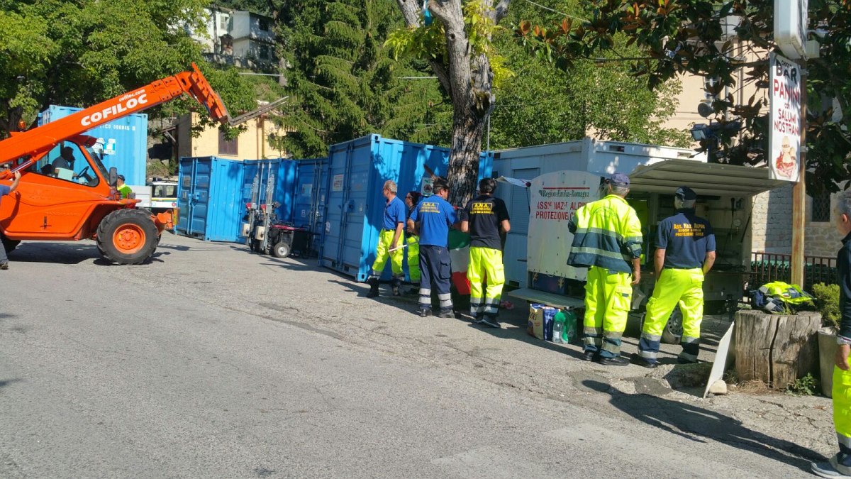 Foto 16 di 58