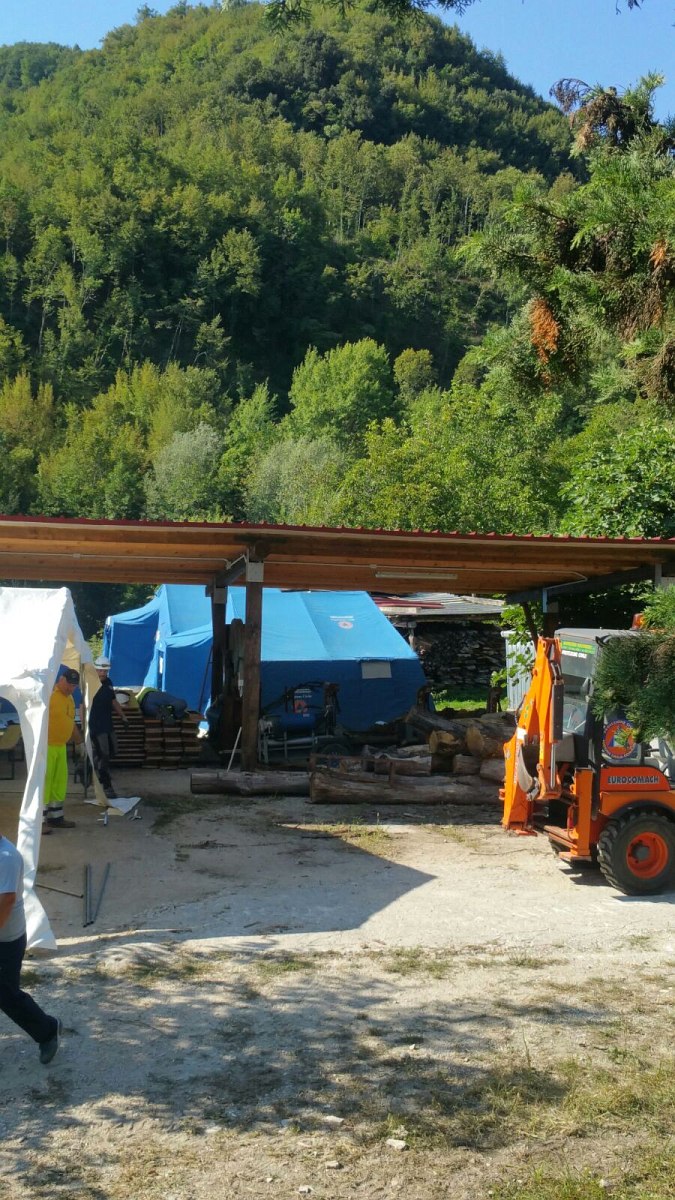 Foto 26 di 58