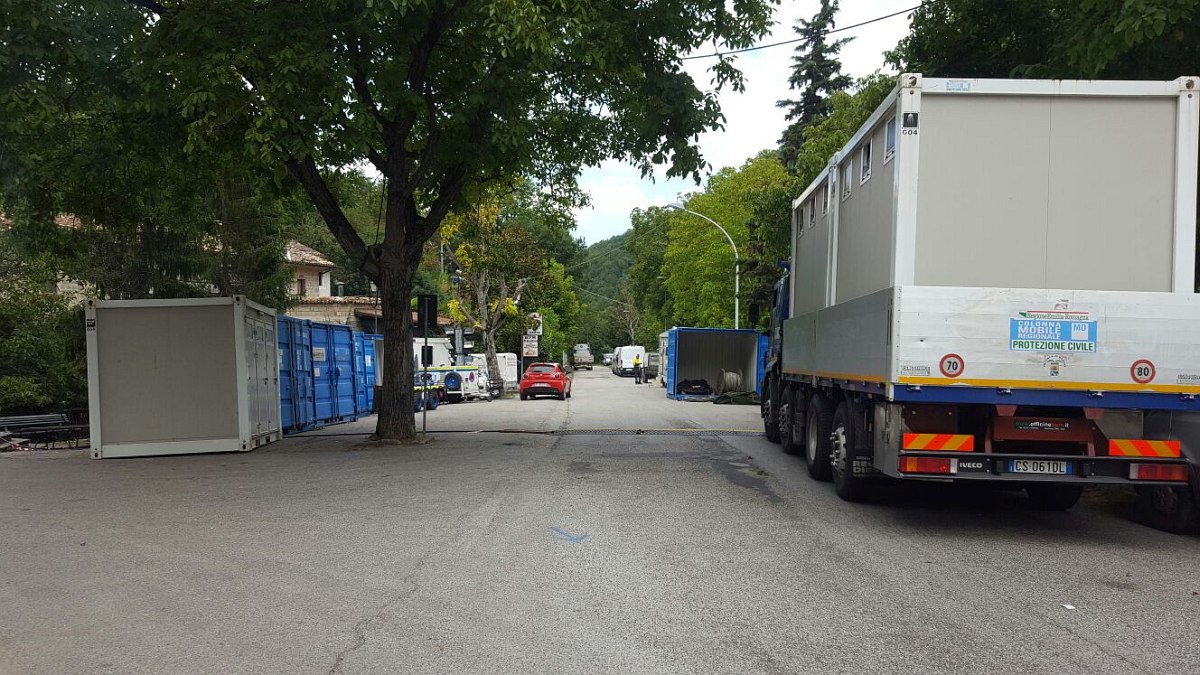 Foto 29 di 58