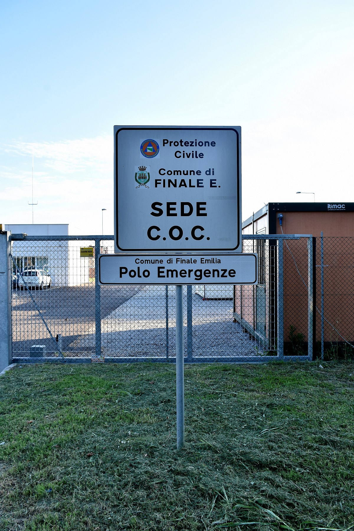 Foto 002 di 111