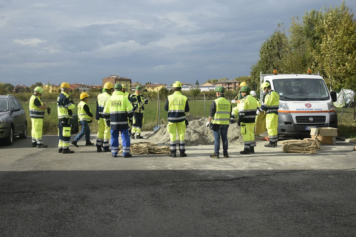 Foto 29 di 44