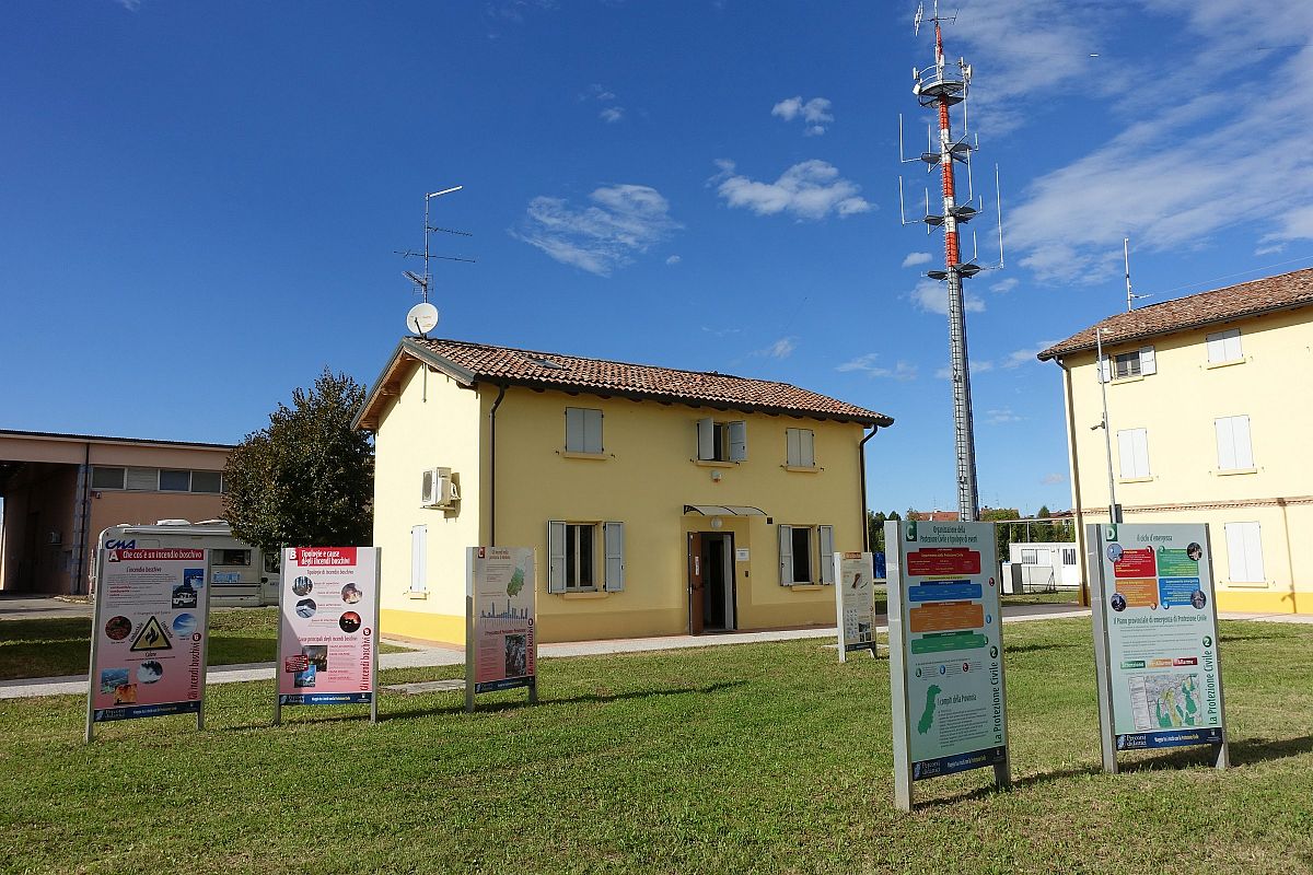 Foto 15 di 24